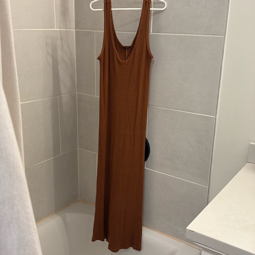 Monrow dress (small) shin length